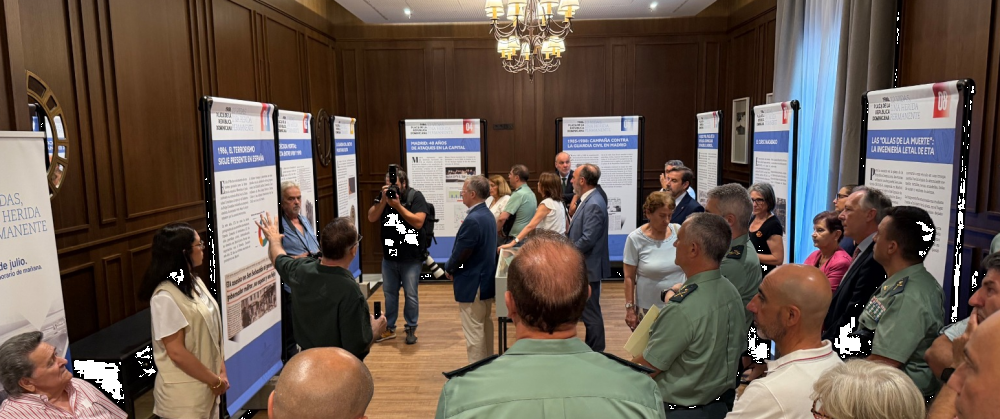 La AVT asiste a la inauguración de la exposición en recuerdo de las víctimas del atentado de la Plaza de la República Dominicana